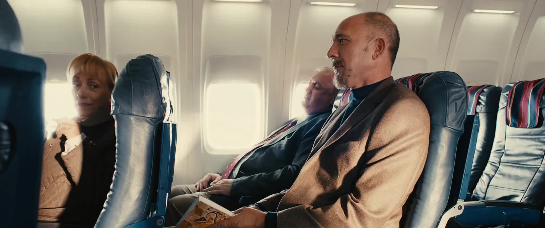 дикие истории / relatos salvajes (2014). мужчина в самолете. дикие истории 2014 аргентина. дикие истории габриэль пастернак. габриэль пастернак самолет.